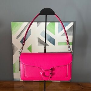 NWT Coach Tabby 26 in Dragonfruit